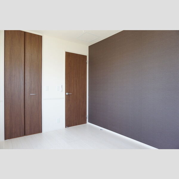 その他 (北側洋間)