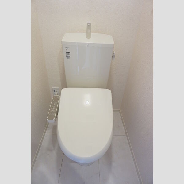 トイレ (トイレ)