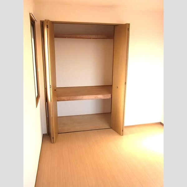 収納 (洋室・物入)