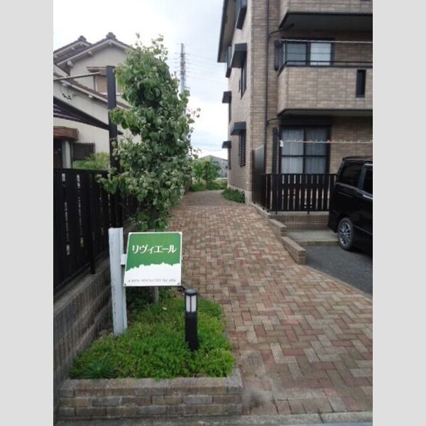 エントランス (エントランス)