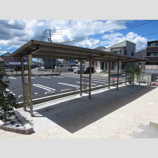 現地周辺 (駐輪場)