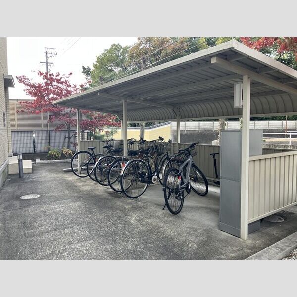 駐車場 (駐輪場)