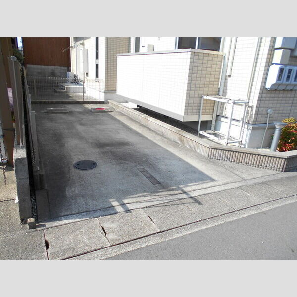 駐車場 (駐車場)