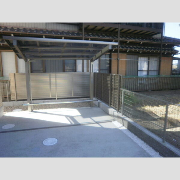 現地周辺 (駐輪場)