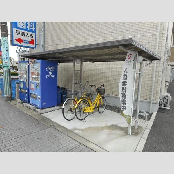 現地周辺 (駐輪場)