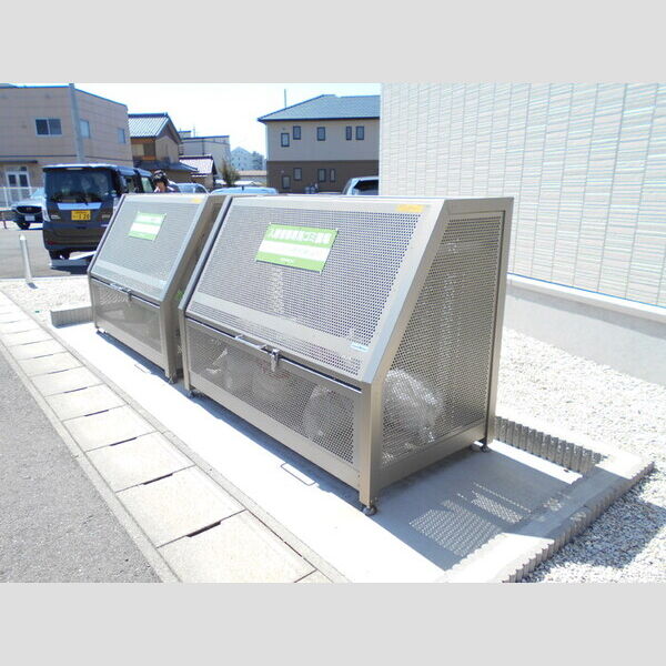現地周辺 (ゴミ置き場)