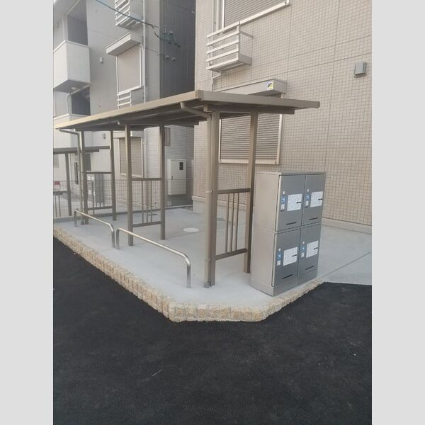 現地周辺 (駐輪場)