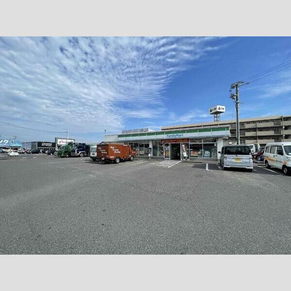 現地周辺 (ファミリーマート小牧パワーズ店(264m))