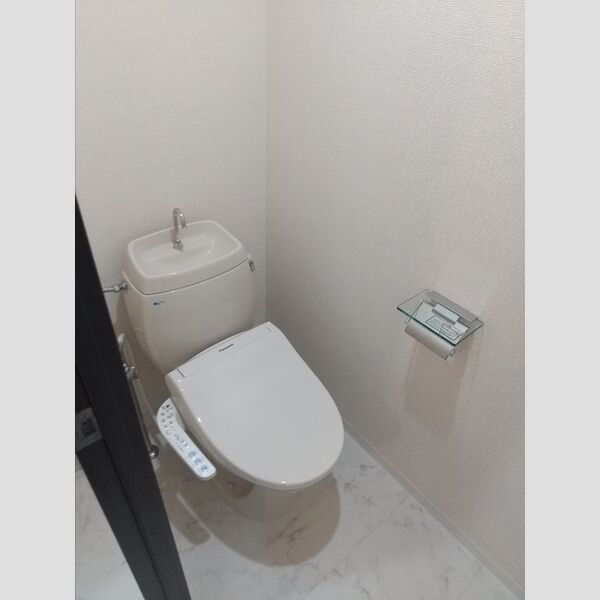 トイレ (温水洗浄暖房便座)