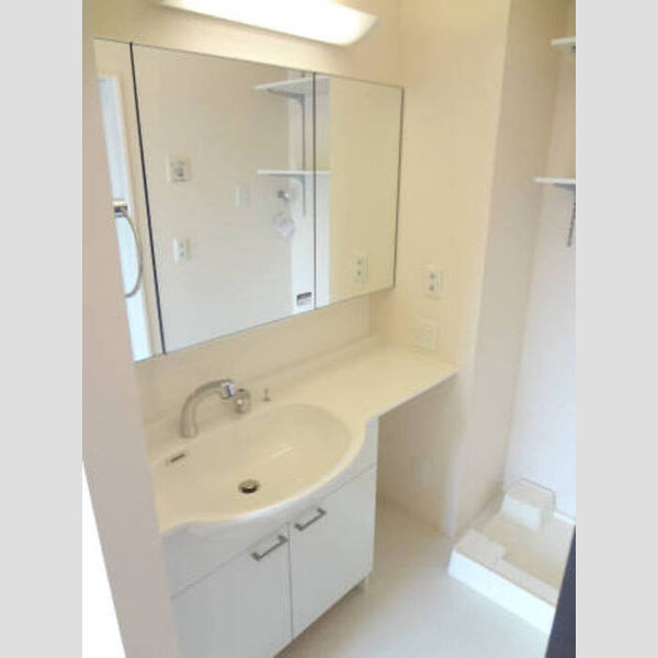 洗面所 (洗髪洗面化粧台(三面鏡))