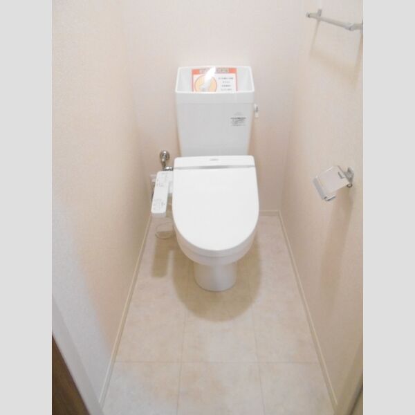 トイレ (温水洗浄暖房便座)