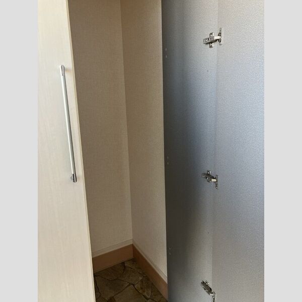 玄関 (シューズクローク)