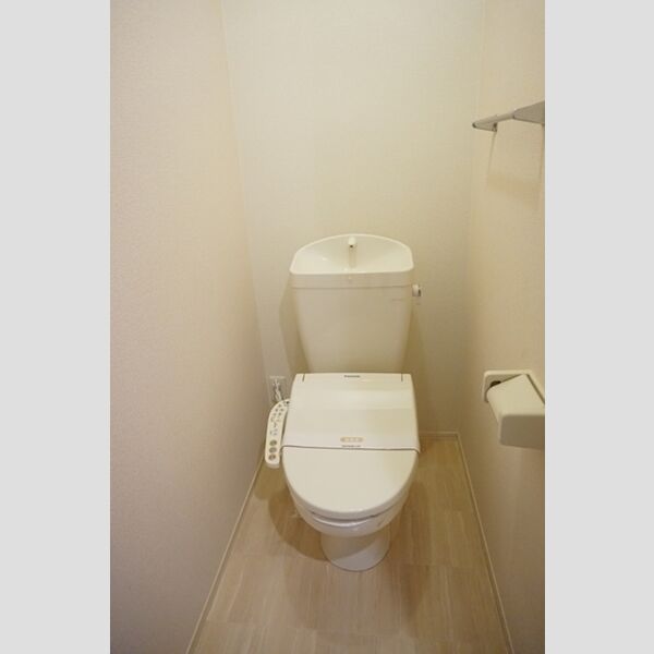 トイレ (温水洗浄暖房便座)