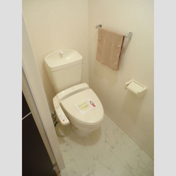 トイレ (温水洗浄暖房便座)