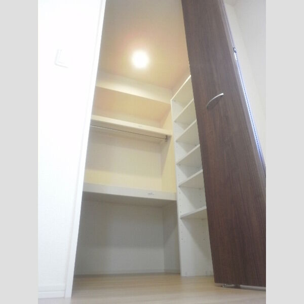 収納 (ウォークインクローゼット)