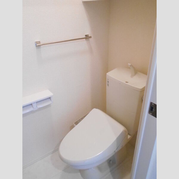 トイレ (温水洗浄暖房便座)