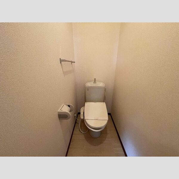 トイレ (トイレ)