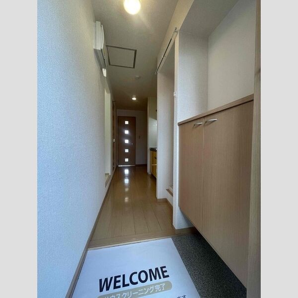 玄関 (玄関内部)