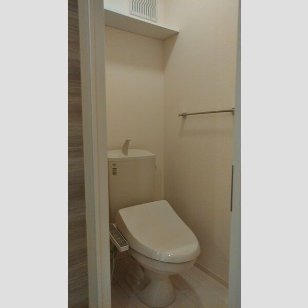 トイレ (温水洗浄暖房便座)