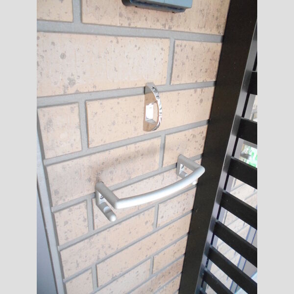 玄関 (傘かけ、リードフック)