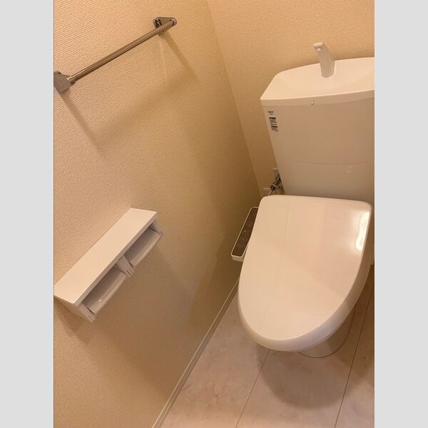 トイレ (温水洗浄暖房便座)