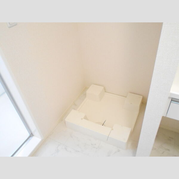 その他 (室内洗濯機置き場)