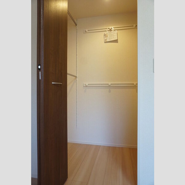 収納 (ワンステップクローゼット)