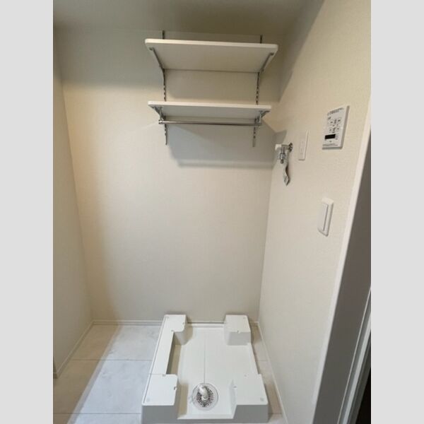 洗面所 (室内洗濯機置場)