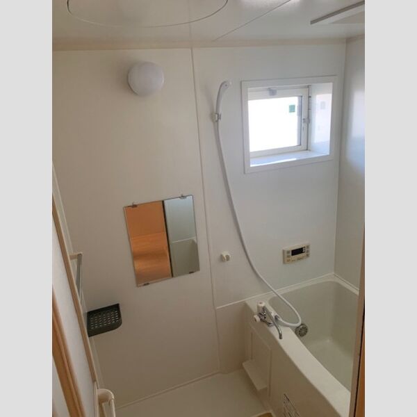 バス (追い焚き給湯付き浴室)