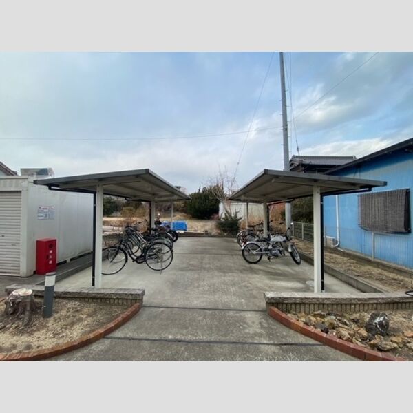 その他 (駐輪場)