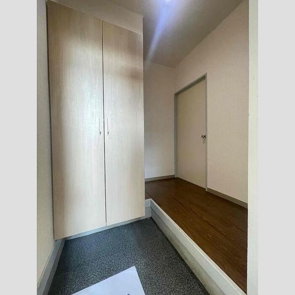 玄関 (シューズボックス)