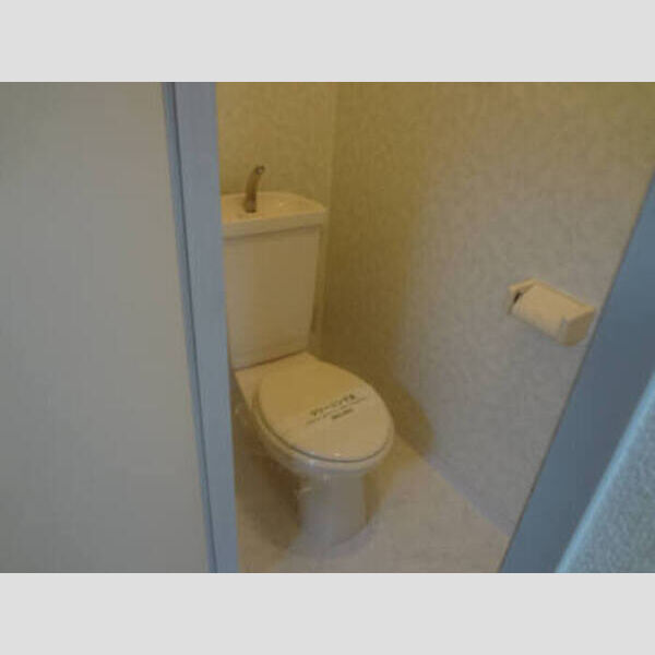 トイレ (トイレ)