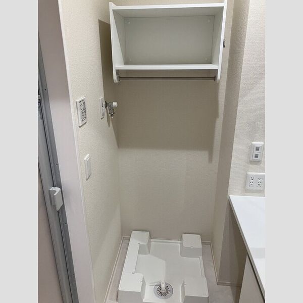 洗面所 (洗濯機置き場)