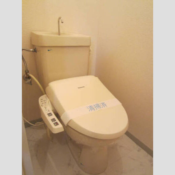 トイレ (温水洗浄暖房便座)