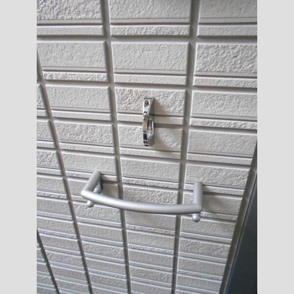 玄関 (ペット用リードフック、傘かけ)