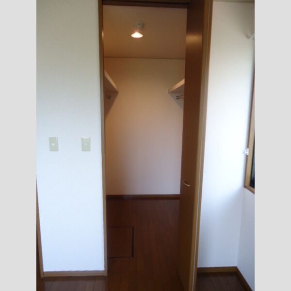 収納 (ウォークインクローゼット)