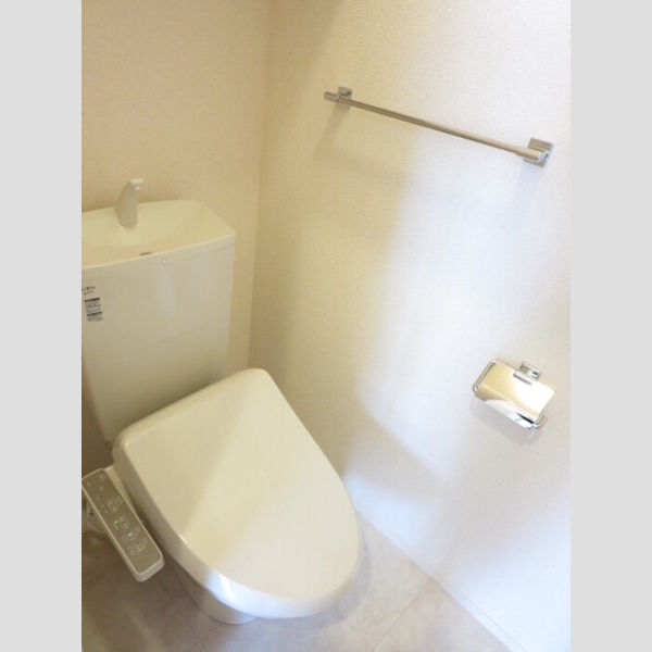 トイレ (トイレ)