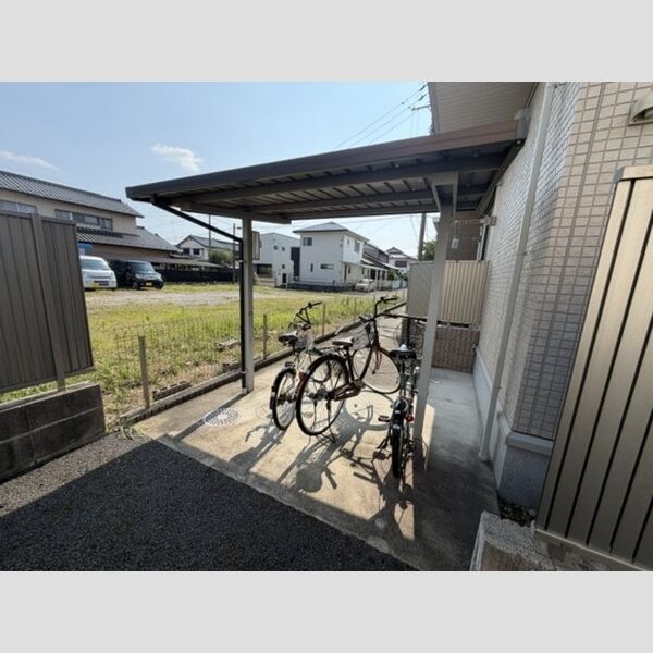 その他設備 (駐輪場)