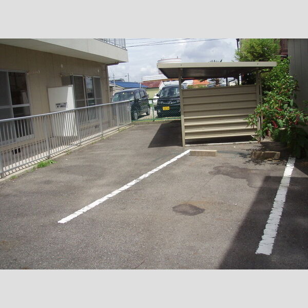 現地周辺 (駐車場)