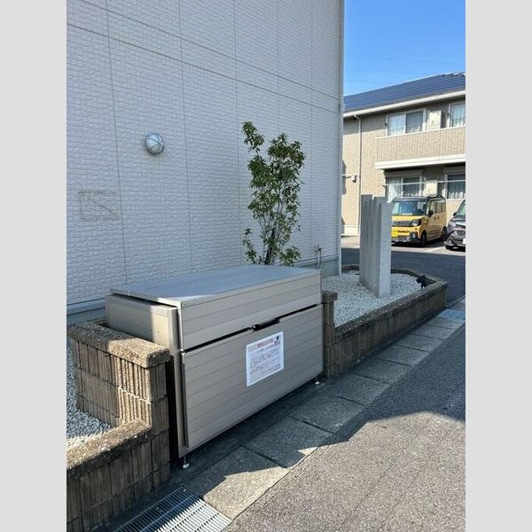 現地周辺 (専用ゴミステーション)
