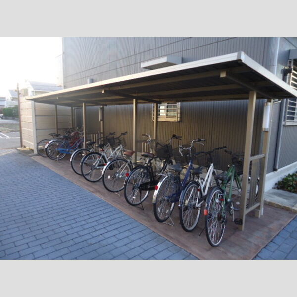 現地周辺 (駐輪場)