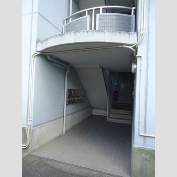 エントランス (階段室入口)