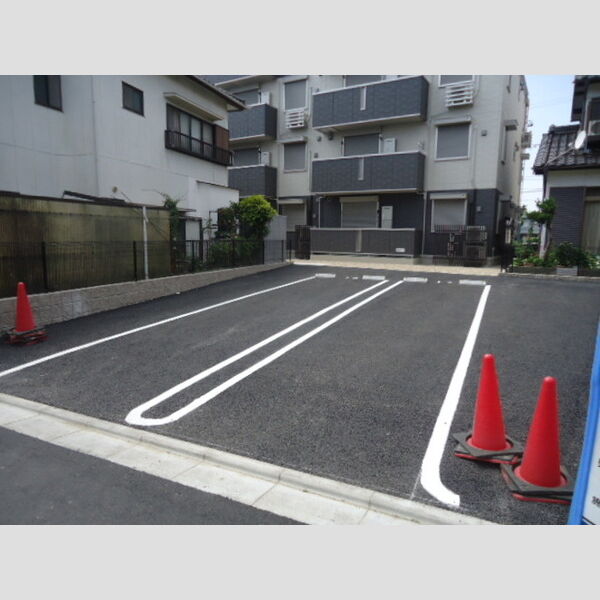 現地周辺 (北側駐車場(縦列))