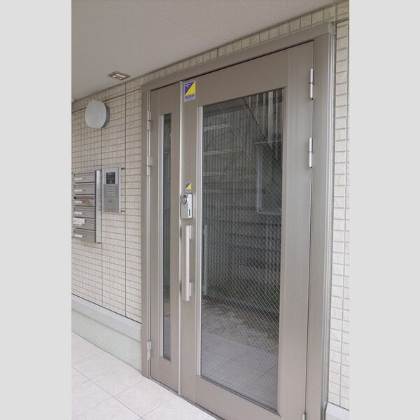 エントランス (オートロック仕様エントランス)