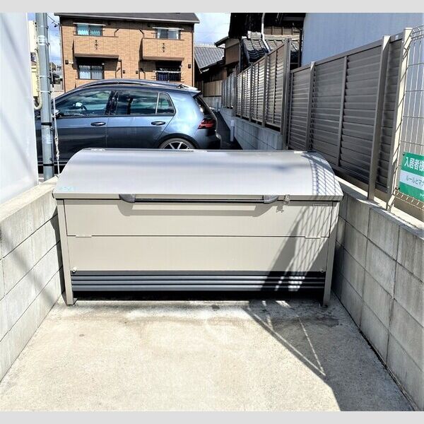 現地周辺 (ゴミストッカー)