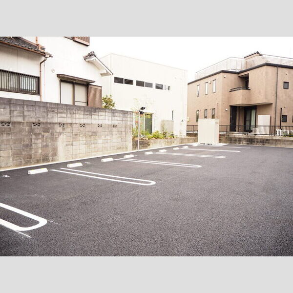 駐車場 (駐車場)