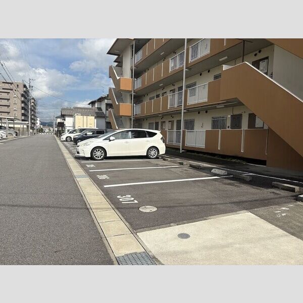 駐車場 (駐車場)