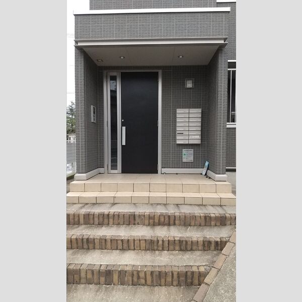 エントランス (オートロック付きエントランス)