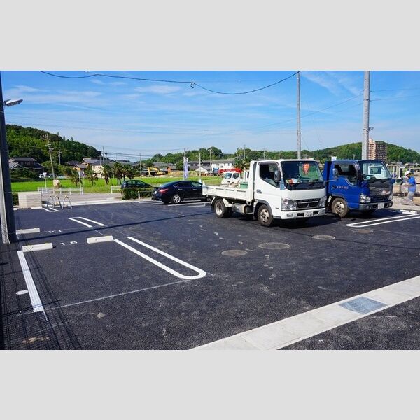 駐車場 (駐車場)