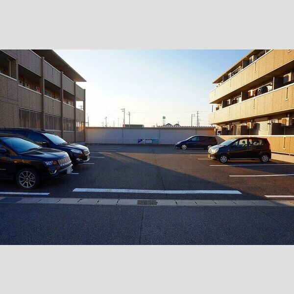 駐車場 (駐車場)
